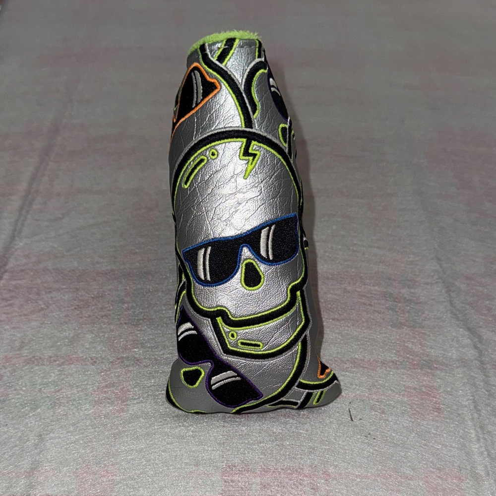 SHELL
SHOCK
STACKED
SKULLS
2.0
BLADE
COVER